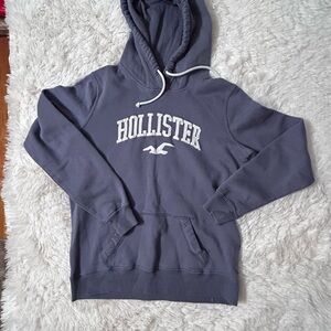 Hollister Men's Navy Hoodie Sweater